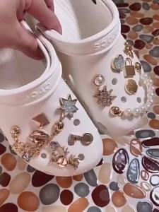 Metal jibbitz cross charm Shoe Buckle Hole Shoes Accessories Alloy Pearl Daisy Diamond Chain Fashion Shoes Accessories