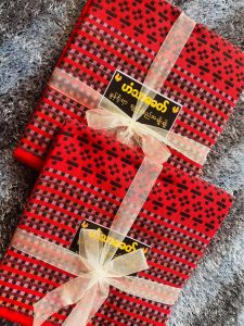 ဟံသာခေတ်ရဲ့ 2/100 ချည် နဲ့ ယက်လုပ်ထားတဲ့ ❤️