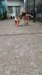 MÁY BAY ĐỒ CHƠI 37CM CHẠY TRỚN CHO BÉ YÊU