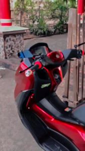 SKOTLET STIKER MOTOR MERAH METALIK CANDY LEBAR 50CM BAHAN PREMIUM SKOTLET MERAH CANDY SCOTLITE RED METALIK SKOTLET MERAH METALIK SCOTLAIT MERAH CANDY STIKER MOTOR MERAH CANDY SKOTLET VIRAL SKOTLET LANGKA HARGA PRMO BISA COD