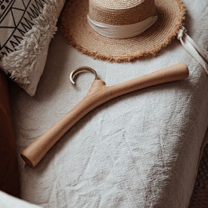 Original Design Solid Wood Clothes Hanger Practical Luxury Creative Gift Moveable Rustproof Nordic Style for Adult Closet