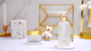 Crystallure Supreme Double Action Micellar Gel 150 ml - Pembersih Wajah