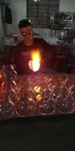 จัดส่งจากจีน [2025] แจกันดอกไม้ติดผนังสร้างสรรค์   งานฝีมือแก้วไฮโดรโปนิกโปร่งใสแบบครึ่งวงกลม   ผู้ผลิตของตกแต่งบ้าน 3.5