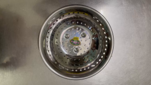 Rổ Inox lổ lớn có chân dày dặn chất lượng sáng bóng từ size 20cm đến 30cm