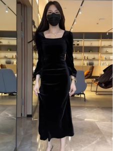 ชุดเดรสยาวผ้ากำมะหยี่คอเหลี่ยมสไตล์เกาหลีสำหรับผู้หญิงในฤดูใบไม้ผลิ กระโปรงทรงเอเอวสูง แขนยาว สีพื้น