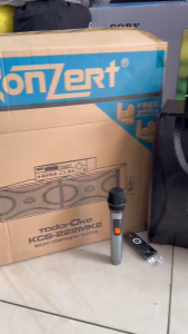 Konzert KCS-222 with 2 wireless microphone & Platinum Karaoke Player
