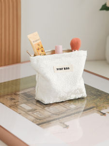 2024 New Portable Small Embroidered Cosmetic Bag Womens Large Capacity Sanitary Napkin Storage Bag Personal Coin Purse INS