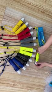 Đèn Pin Lặn LED Siêu Sáng Đèn Pin Chuyên Nghiệp Chống Nước Dưới Nước Dùng Cho Cắm Trại Ngoài Trời Đi Bộ Đường Dài Sử Dụng Khẩn Cấp