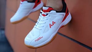 รองเท้าแบดมินตันมืออาชีพสำหรับผู้ชายและผู้หญิงรองเท้าปิงปองยืดหยุ่นสูงดูดซับแรงกระแทกรองเท้าเทนนิสกันลื่นและทนต่อการสึกหรอ