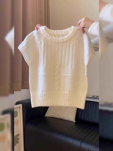 เสื้อยืดคอกลมแขนสั้นผ้าถักสีขาวสำหรับผู้หญิง ทรงหลวม สไตล์เกาหลี ฤดูใบไม้ผลิ 2025 เสื้อผ้าทำงาน แฟชั่น ลำลอง