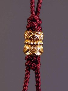 สร้อยคอ DIY 925 เงินชุบทองประดับลูกปัดรูปดอกบัวทองคำสุดหรูหรา อุปกรณ์ตกแต่งเครื่องประดับแฟชั่นสำหรับผู้หญิง