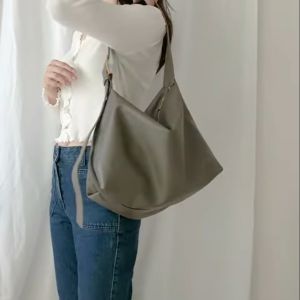LONNEBYRON Robin bag Shoulder Bag