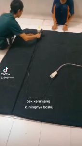 SWEATER CREWNECK ANAK FOUR CAT MANIA