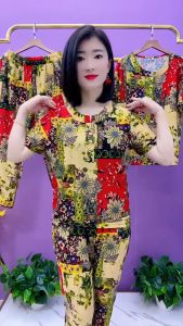 ชุดสองชิ้นผ้าไหมน้ำแข็งลายดอกไม้ยืดหยุ่นสำหรับคุณแม่วัยกลางคนและผู้สูงอายุในฤดูร้อน แขนสั้นลำลอง เสื้อผ้าทำงานสไตล์ใหม่