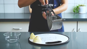 Heavy Duty Stainless Steel Potato Masher Manual Food Presser Fruit Vegetable Squeezer for Baby Complementary Food