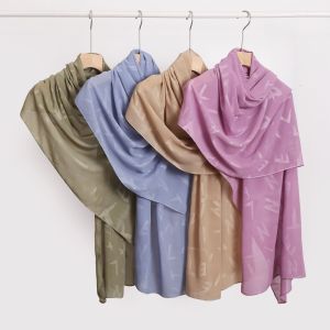 Jifang ผ้าผ้าคลุมไหล่ผ้าชีฟองอักษรตัวอักษรลายนูนสำหรับผู้หญิงทำจากผ้าพันหัวฮิญาบมุสลิม WC58