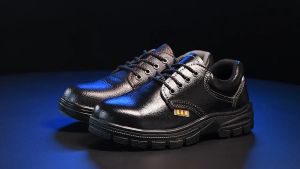 Brand GenGeGo (3 Days Delivered COD) Men's Safety Shoes: Anti-smashing & Breathable Lace-up Sneakers