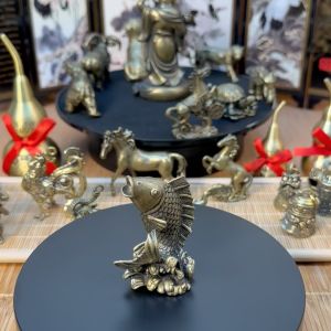 Tượng Đồng Thau Hình Cá Chép Nhảy Rồng - Kích Thước: 3.9 x 5.6cm
