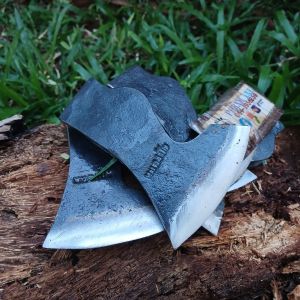 หัวขวานเหล็กแหนบแท้(เหล็กแหนบรถบรรทุก)หนองบัว.ทรงไวกลิ้งกลาง คมกว้าง (3.5นิ้ว) 9.5-10 ซม..สูง 13ซม.น้ำหนัก 520 - 580 กรัม