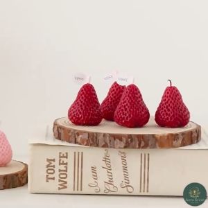 Hộp quà tặng nến thơm tinh dầu hương dâu ngọt ngào tạo hình trái dâu sáp đậu nành làm quà lưu niệm đồ trang trí