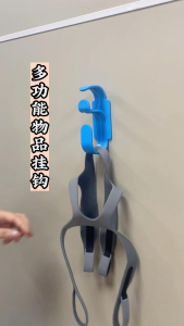 4-Pack — Tube Fixation Hook for CPAP Mask (with Anti-Detachment Design)  A 2-in-1 accessory that combines a tube hook and a headgear hook effectively preventing hose leaks and tangling.