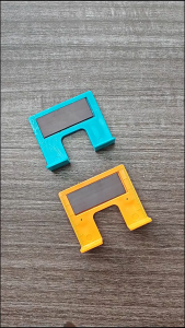 2PCS Magnetic Hinge Installation Spacer Cabinet Hinge Installation Clips Hinge Gap Positioning Tool