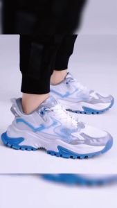 Angelie รองเท้าผ้าใบผู้ชาย รองเท้าแฟชั่น มาใหม่ สไตล์รุ่นฮิด เสริมส้น ระบายอากาศ เบาNo.B012 พร้อมส่ง