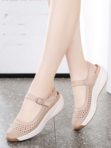 Cut Out Breathable Closed Toe Sandals Womens Summer Soft Leather Soft Bottom Lightweight Womens Shoes Middle-Aged and Elderly Plaid Flats Authentic Leather Mom Shoes