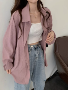 เสื้อเชิ้ตแขนยาวกันแดดสำหรับผู้หญิง ฤดูร้อน 2024 สไตล์วินเทจฮ่องกง แขนยาว คาร์ดิแกนบาง เสื้อคลุมกันหนาว ทรงหลวม แขนยาว ปกโปโล