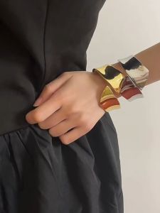 Vòng tay nữ kim loại phụ kiện đeo tay ngầu cá tính xinh đẹp thời trang Châu Âu Mỹ - Z