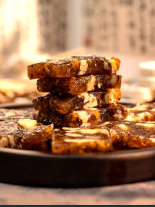 Traditional South Date Walnut Cake Snacks Chinese Pastries Lotus Seed Paste Cake Huzhou Special Products Zhenyuan Tung
