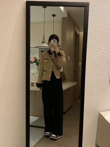 Jaket Crop Wanita Bahan Tweed Tebal M583