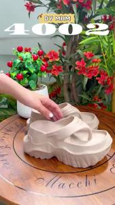 Hello  รองเท้าส้นตึก รองเท้าแตะหูหนีบ เสริมส้น 7 CM. ยาง EVA นุ่มใส่สบาย สินค้าผลิตในไทย รุ่น MHM4002