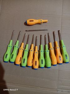 obeng tespen. bolak balik. min dan plus warna random