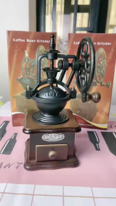 Máy Xay Cafe Xay Tiêu Bằng Tay Grinder Cổ Điển Sang Trọng phong cách Retro thích hợp để trang trí.