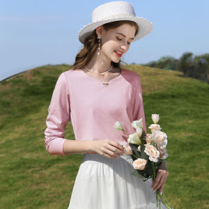 เสื้อยืดคอกว้างแขนยาวสีน้ำเงิน ทรงสลิมฟิต ดีไซน์เก๋ไก๋ สำหรับผู้หญิง ฤดูใบไม้ร่วง 2025 เสื้อตัวบนแฟชั่นใหม่