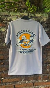 Kaos WONG SEPELE (Panggah Kalah) by MarkasKaos.id / Kaos Kata Kata / Kaos Keren / Kaos Distro Premium / Kaos Pekerja Keras / Kaos Profesi Keren / Kaos Pria Wanita / Kaos Cotton Combed 24s
