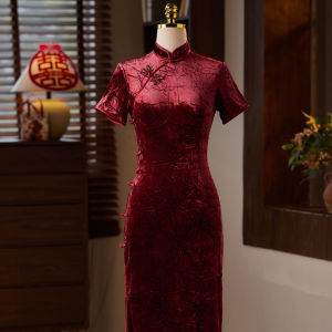 Red Wedding Dress Cheongsam New Style 2025 Improved Mom Wedding Ceremony High-End Feelings Republic of China Style Spring Summer