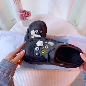 แท้ล่าสุด รองเท้าตัวการ์ตูน ฉีดฟูจมูก เสื้อผ้ากระแส เงินเร็วและสวย ความงาม รีบกด เพื่อให้ความสวยงามกับคุณ💖