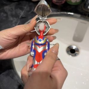 Creative Ultraman Stretchable Toothbrush Two-in-one Childrens Soft-bristled Toothbrush Toy for 3-14 Years Old Children