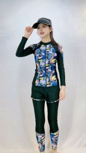 ชุดว่ายน้ำ ชุดว่ายน้ำผู้หญิง  2 ชิ้น ชุดว่ายน้ำป้องกันUV ชุดว่ายน้ำผู้หญิงแขนยาว  ชุดว่ายน้ำลายน่ารัก รุ่น D3953