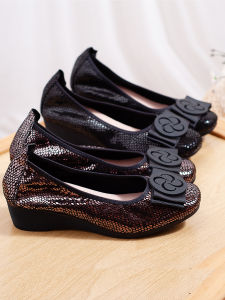 Leather Mom Shoes Womens Slip-On Soft Bottom Casual Low Heel Sheepskin Comfortable Versatile Leisure Fashion Single Shoes