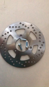 ĐĨA THẮNG-PHANH 3 LỖ 220MM YAMAHA SIRIUS FI VÀ PG 01  RÁP LÊN ZIN THEO XE KHÔNG CHẾ CHÁO