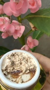 Sản phẩm tái tạo kem sâm nước đen số Một / số 2