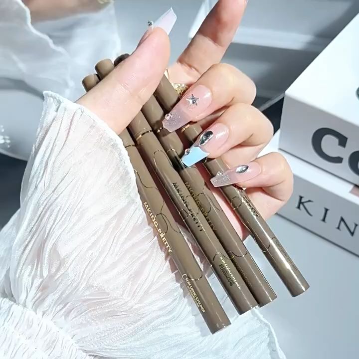 Kẻ mắt NÂU MKING thanh mãnh mềm mịn lâu trôi nội địa sỉ rẻ EYELINER WE Store