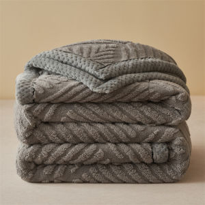 Thickened Milk Velvet Coral Fleece Blanket Simple Style Office Winter Warm Leg Covering Blanket Soft Polyester Fiber Quilt
