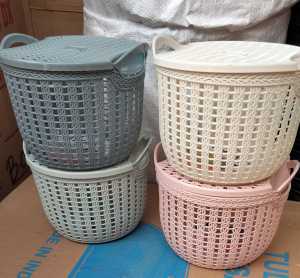 keranjang sovenir/keranjang topas dengan tutup