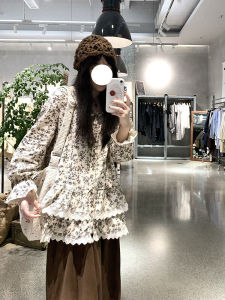 เสื้อเชิ้ตแขนยาวผู้หญิงสไตล์วินเทจหลวมๆ สบายๆ ลายดอกไม้ลูกไม้ เสื้อเชิ้ตคอเหลี่ยมแขนยาวสไตล์วินเทจฤดูใบไม้ร่วงใหม่