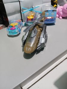 Mainan Helikopter jadi robot cocok buat hadiah atau kado si kecil