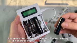 PALO เครื่องชาร์จแบตเตอรี่ 1.2 v AA 3000 MAH / AA 1100 MAH เครื่องชาร์จแบตเตอรี่ 4 ช่อง เครื่องชาร์จแบตเตอรี่